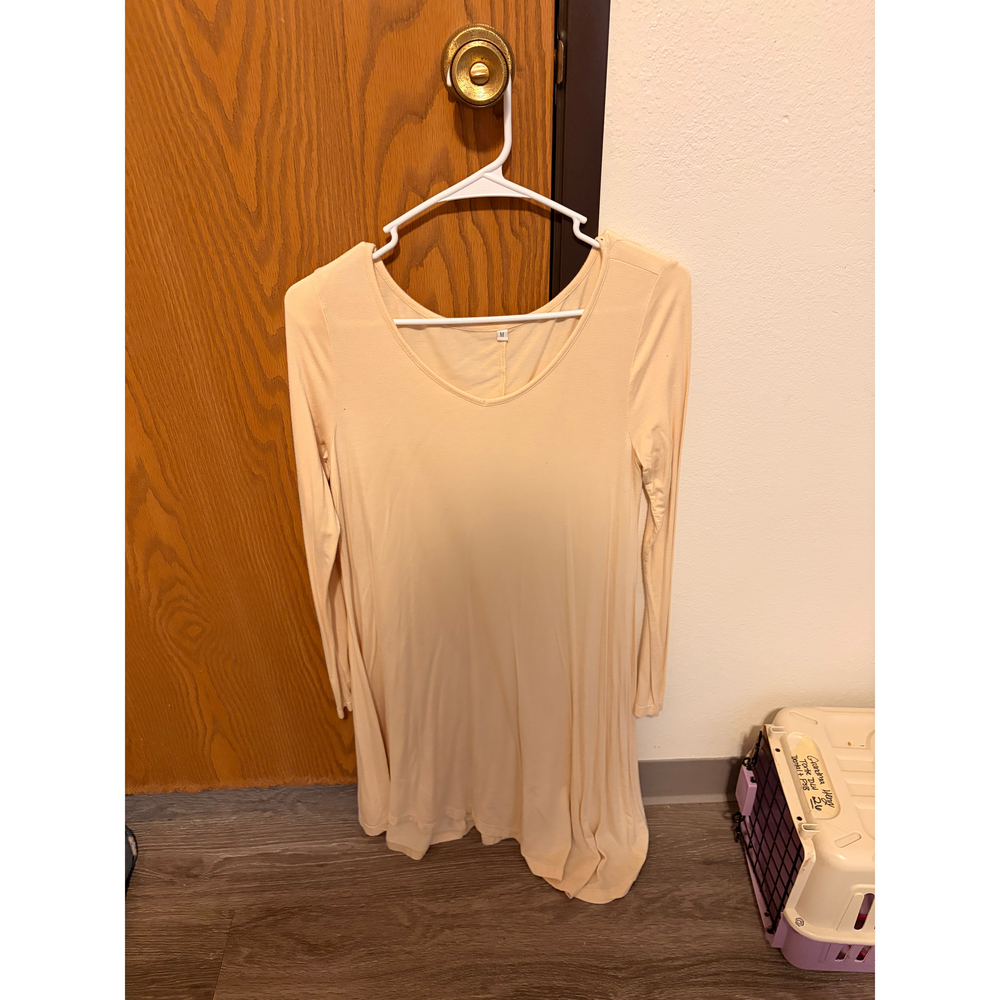 Unknown Cream Colored Dress Shirt Long Size Medium - Picture 1 of 2